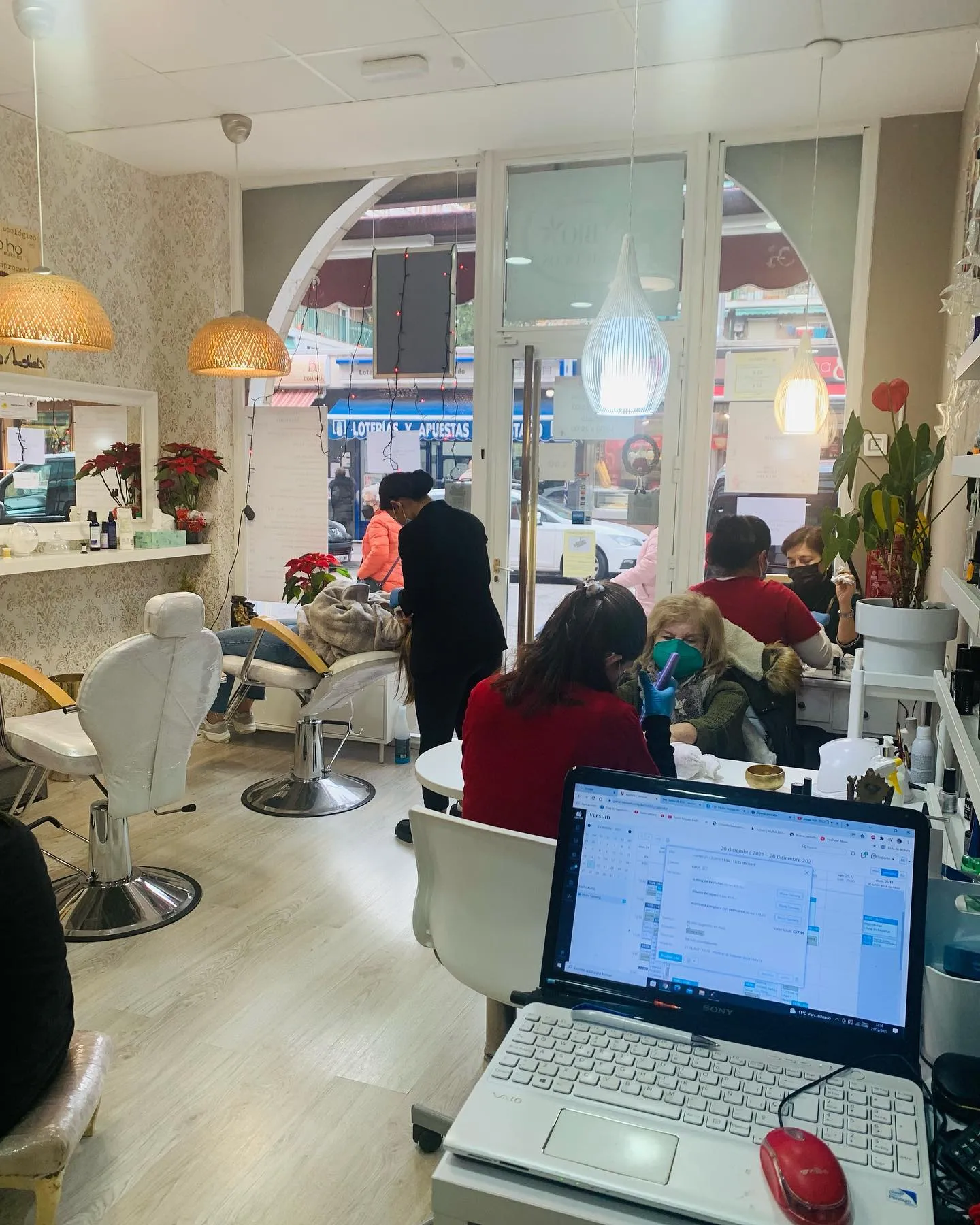 MUNA ESTETICA TRABAJO