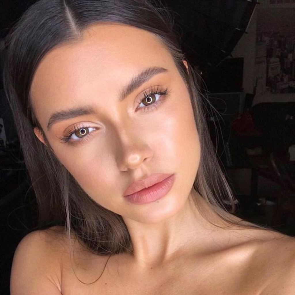 Tendencia Make up 2024 Muna Depilación con Hilo